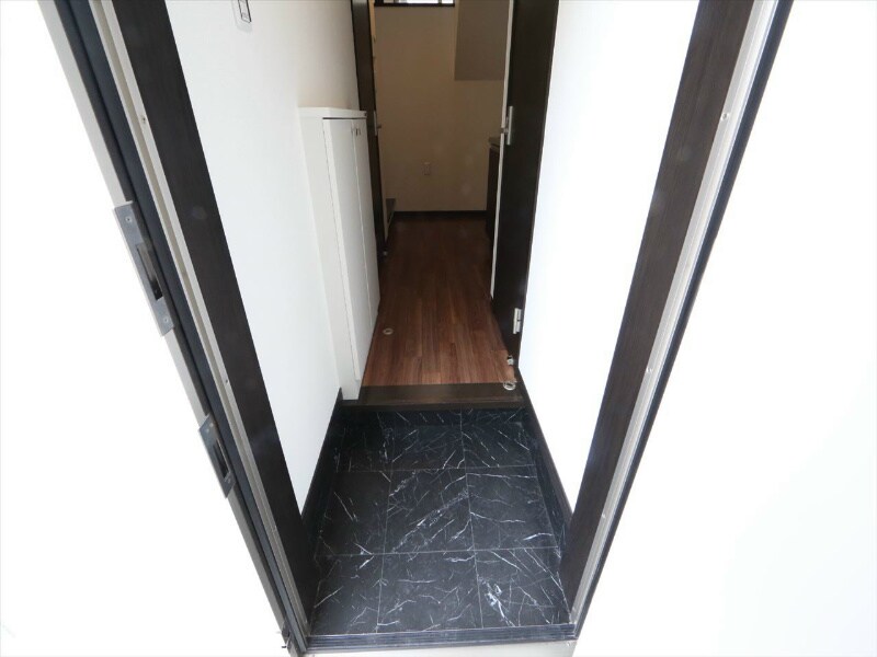 物件内観写真20　(玄関　シューズボックス付)