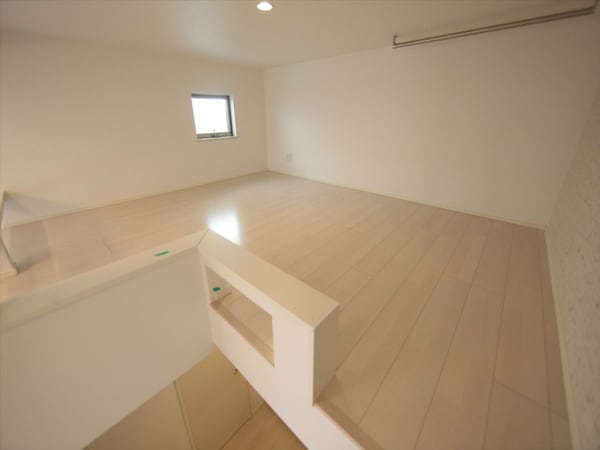 その他部屋・スペース(上段ロフト6.3帖（収納としてもお部屋としても使えます）)