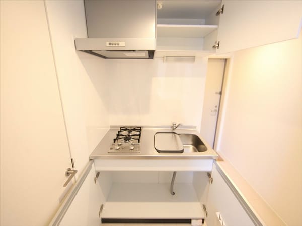 キッチン(システムキッチン（ガス2口）冷蔵庫・レンジ等ご用意できます)