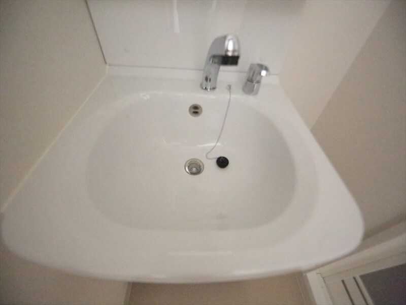 物件内観写真18　(脱衣所　独立洗面台（シャンプードレッサー）)