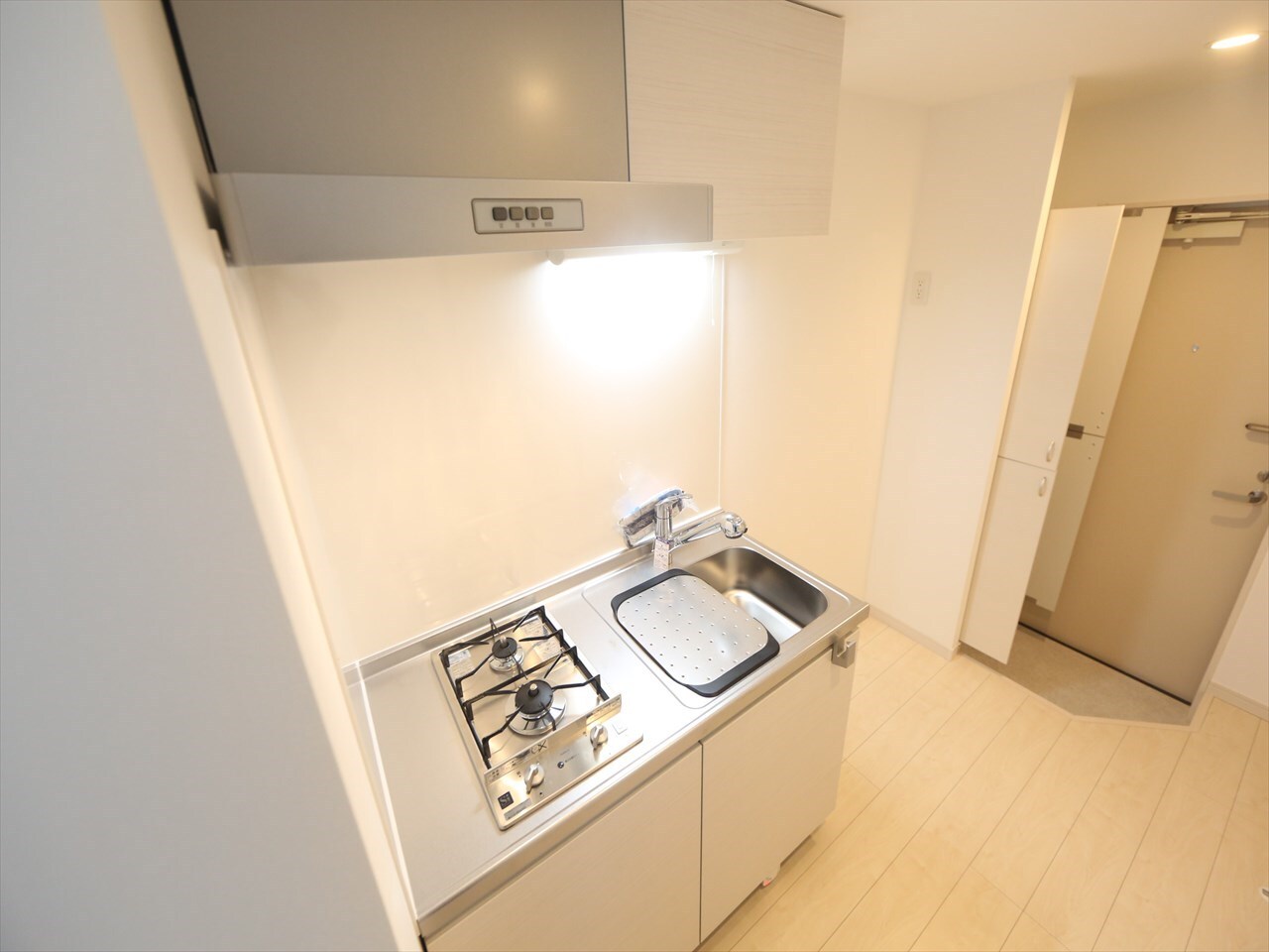 物件内観写真7　(システムキッチン（ガス2口コンロ付）浄水器付き)