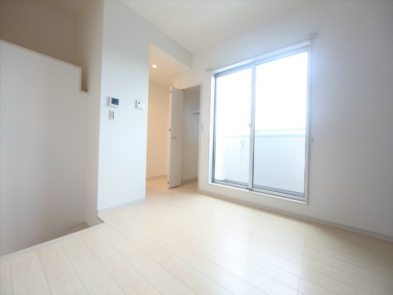 物件内観写真12　(洋室6.6帖　ロフト5.5帖（収納にも寝室にも使えます）)