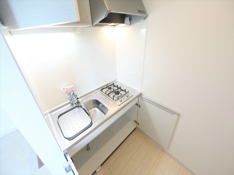 物件内観写真16　(システムキッチン（ガス2口コンロ付）浄水器付き)