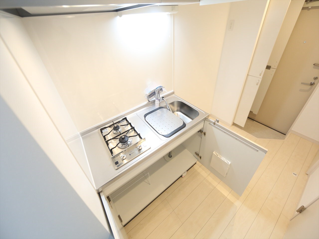 物件内観写真18　(システムキッチン（ガス2口コンロ付）浄水器付き)