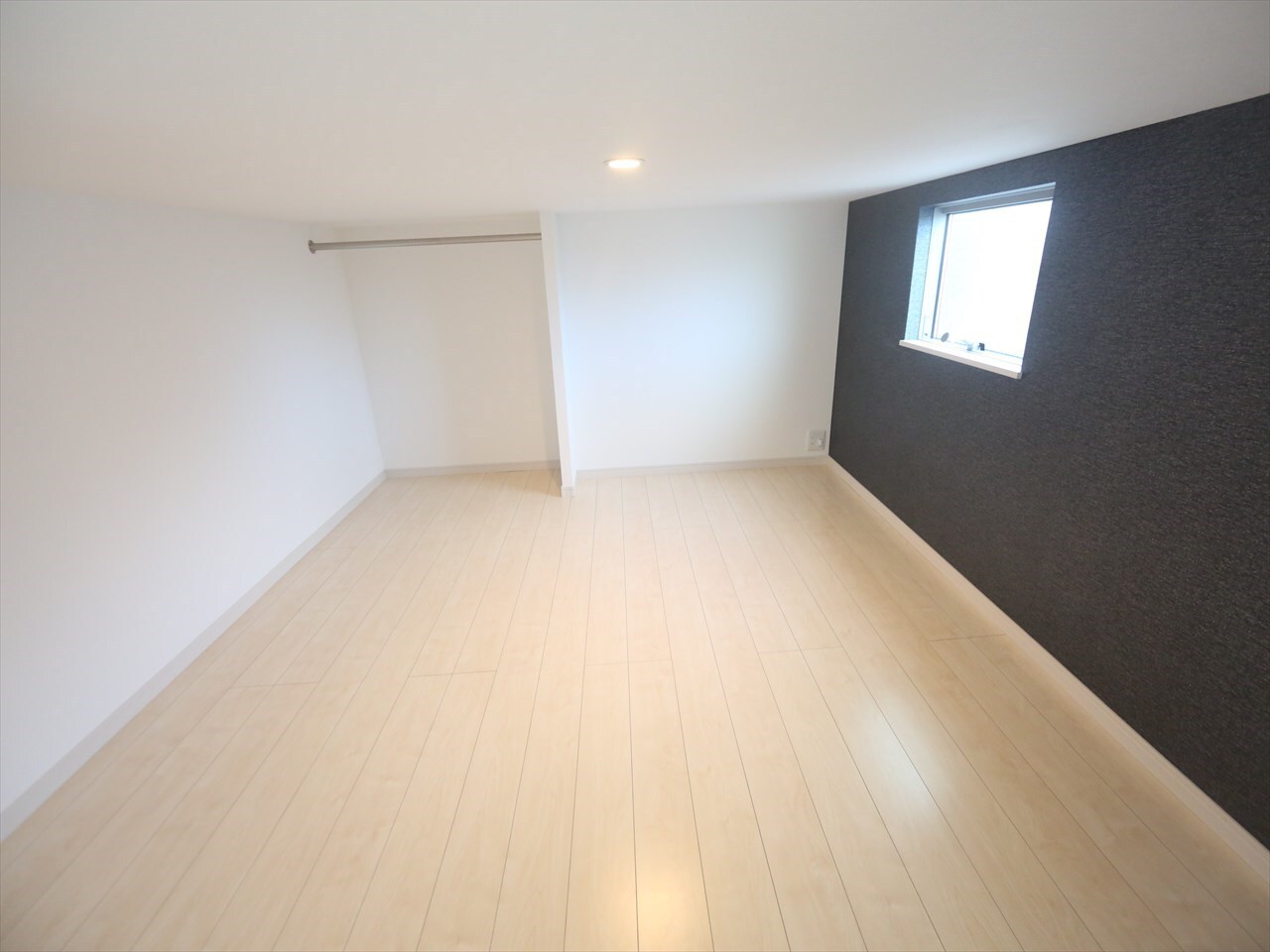 物件内観写真22　(ロフト6.6帖（収納としても寝室としても使えます）)