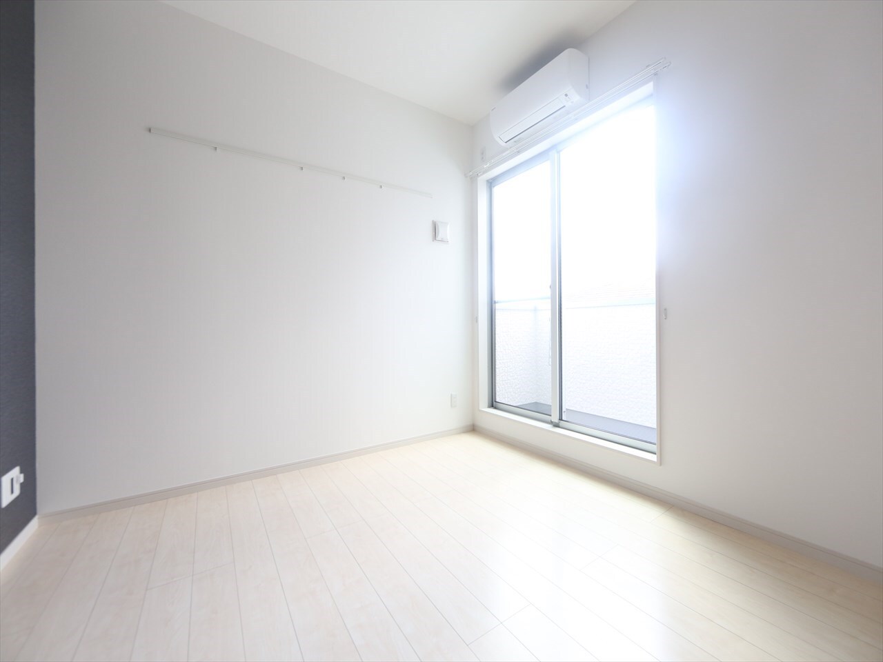 物件内観写真25　(洋室6.5帖　ロフト6.6帖（収納にも寝室にも使えます）)