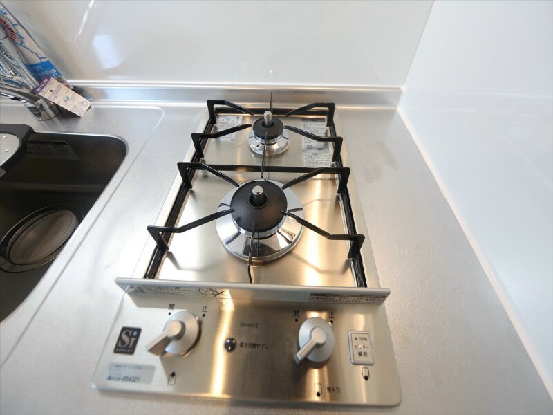 物件内観写真28　(システムキッチン（ガス2口コンロ付）)
