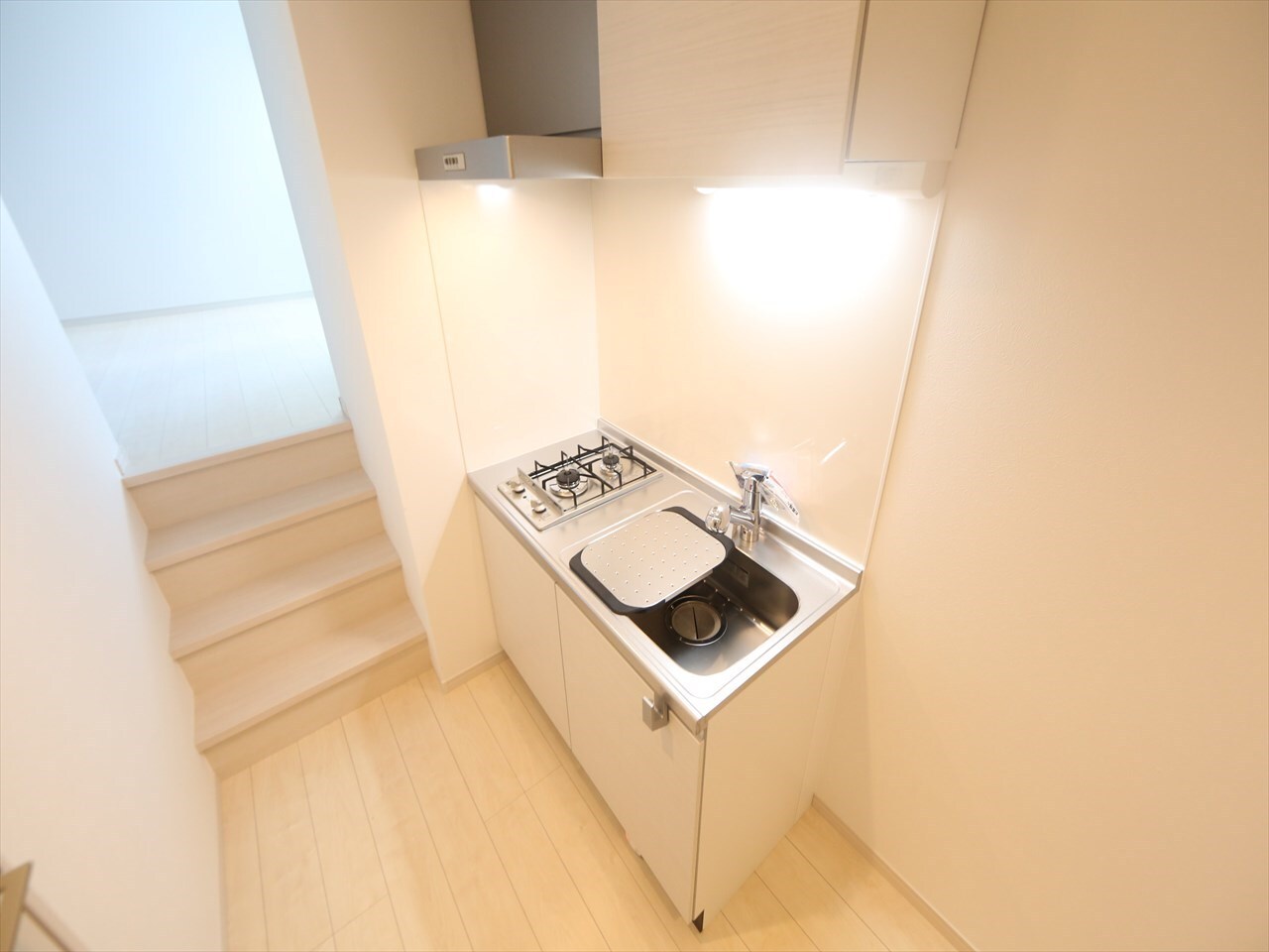物件内観写真31　(システムキッチン（ガス2口コンロ付）浄水器付き)