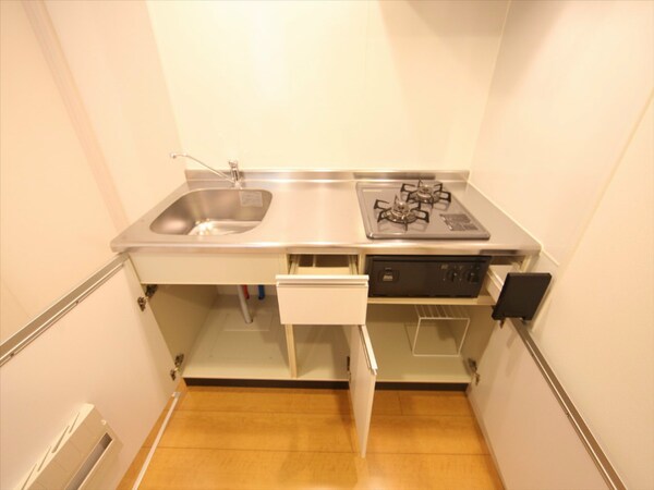 キッチン(システムキッチン（ガス2口）冷蔵庫・レンジ等ご用意できます)
