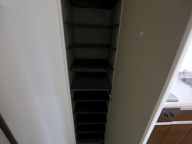 物件内観写真6　(玄関　シューズボックス付（収納充実してます）)