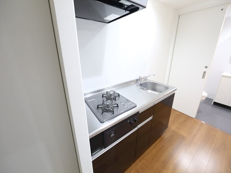 物件内観写真7　(システムキッチン（ガス2口コンロ付）)