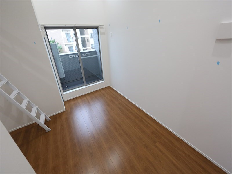 物件内観写真15　(洋室6.7帖　ロフト5帖（収納でも使えます）)