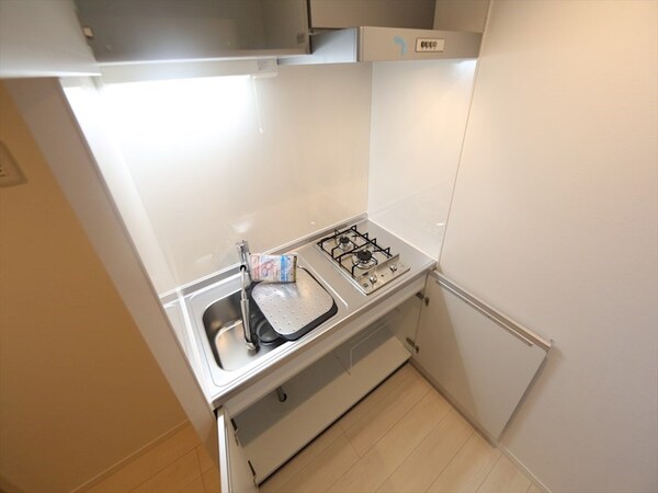 キッチン(システムキッチン（ガス2口コンロ付）浄水器付き)