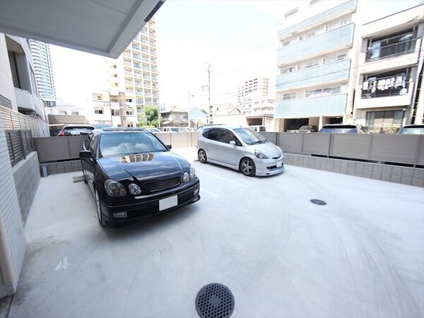 駐車場(敷地内平面駐車場)