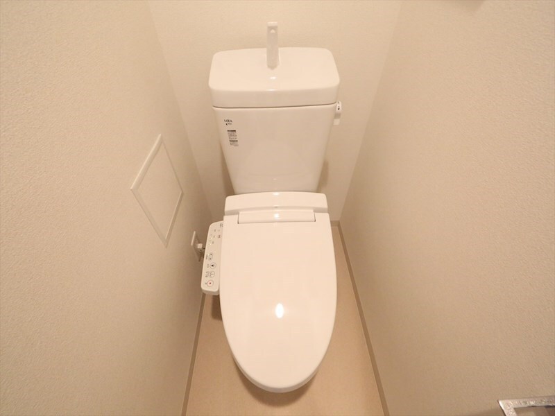 物件内観写真5　(温水洗浄暖房便座付トイレ)