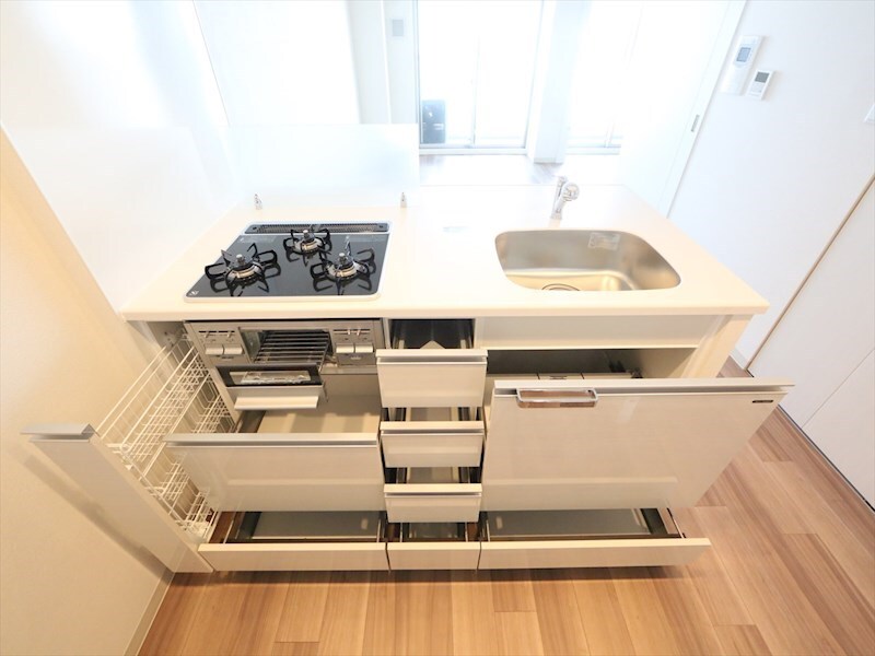 物件内観写真17　(システムキッチン（ガス3口コンログリル付）カウンターキッチン)