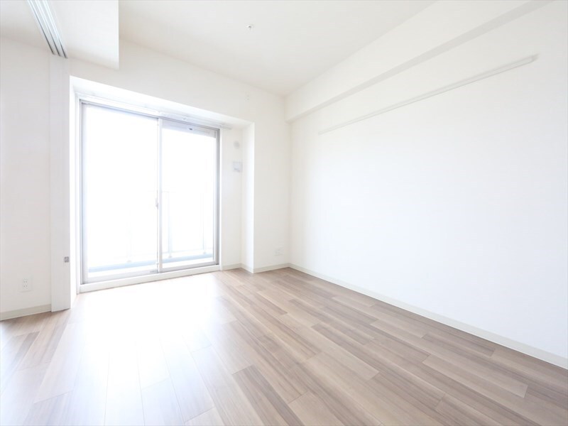 物件内観写真25　(洋室6.6帖　ウォークインクローゼット付　バルコニー)