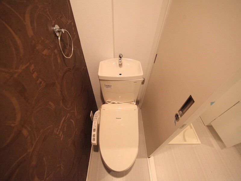 物件内観写真5　(温水洗浄暖房便座付トイレ)