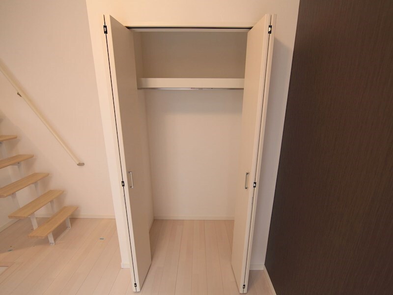 物件内観写真6　(クローゼット（収納充実してます）)