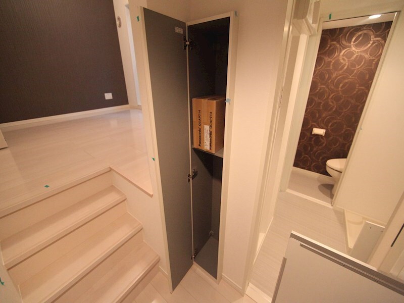 物件内観写真22　(玄関　シューズボックス付（収納充実してます）)