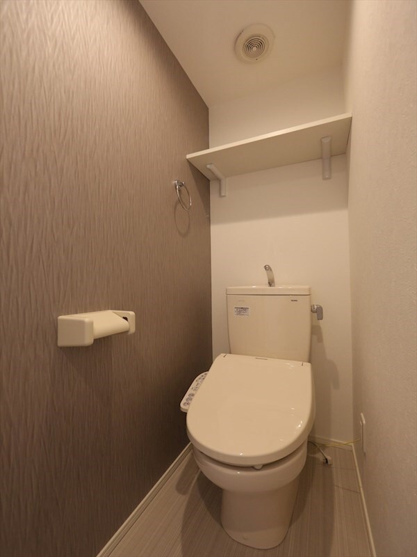 物件内観写真5　(温水洗浄暖房便座付トイレ)