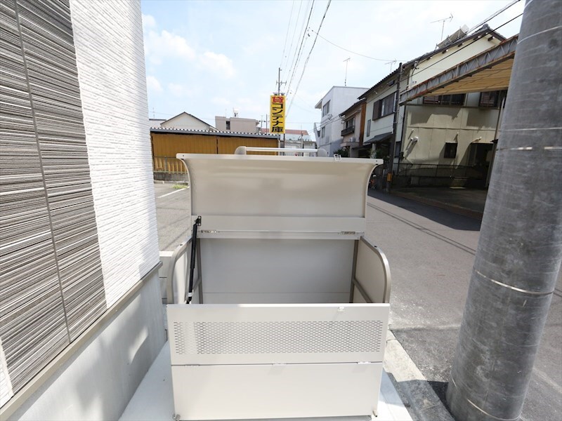 物件内観写真28　(敷地内ゴミ置き場)