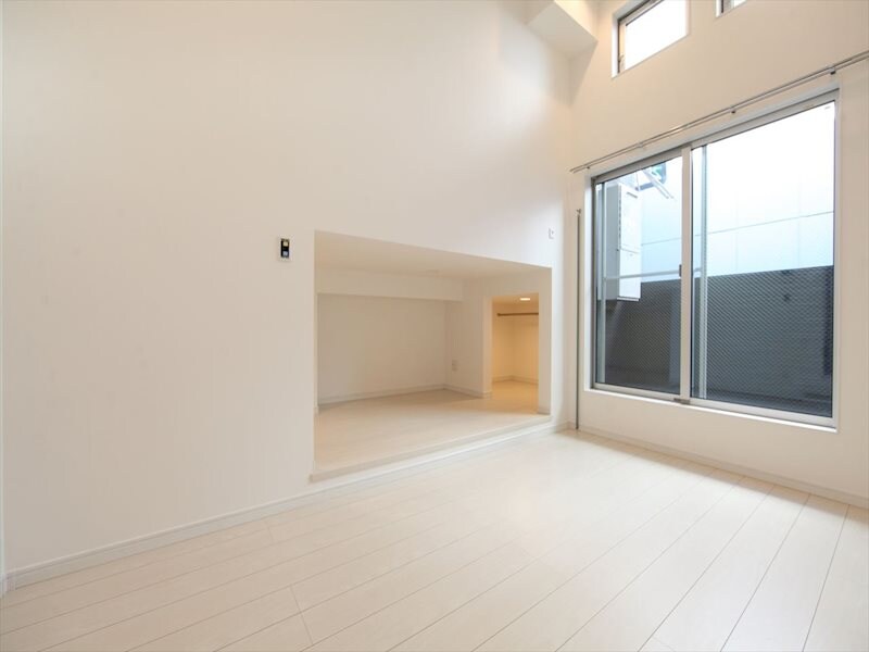 物件内観写真2　(洋室5.9帖　アンダーロフト4.9帖（寝室にも使えます）)