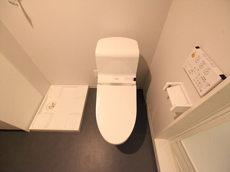 物件内観写真5　(温水洗浄暖房便座付トイレ)