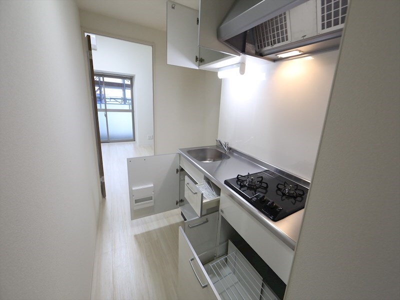 物件内観写真22　(システムキッチン（ガス2口コンロ付）)