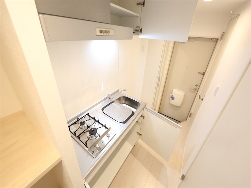 物件内観写真17　(システムキッチン（ガス2口コンロ付）)