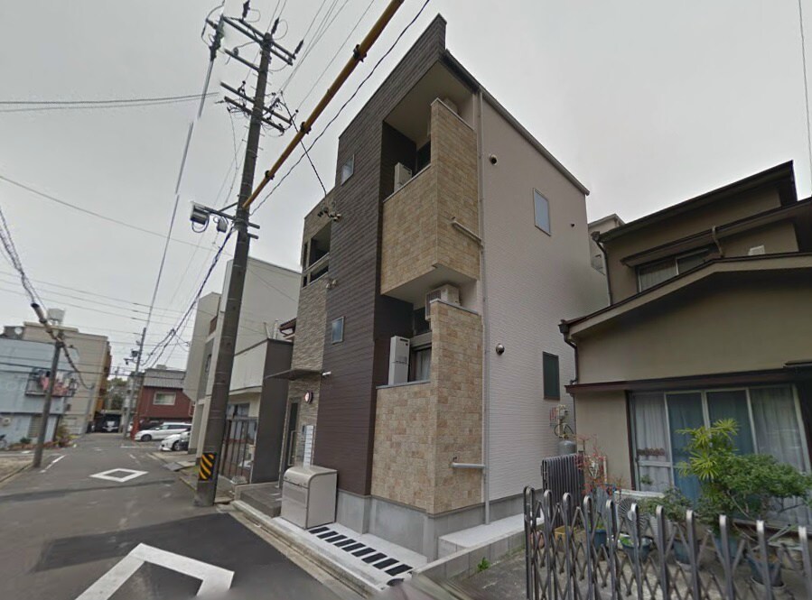 物件外観写真1　(外観　デザイナーズ　光インターネット無料)