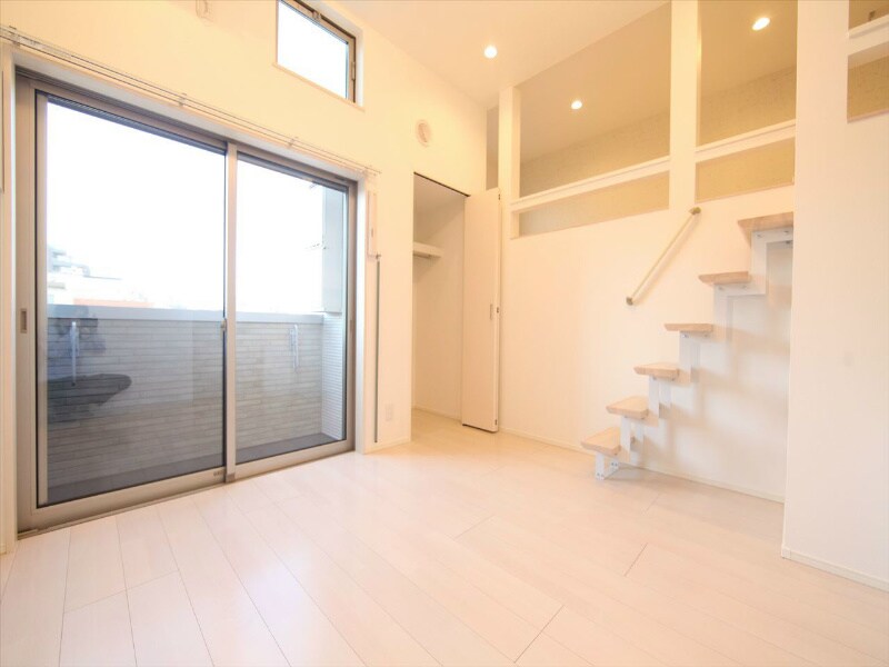 物件内観写真2　(洋室6帖　ロフト5.6帖（収納にも使えます）イメージ写真)