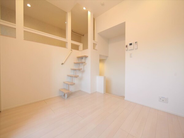 その他(洋室6帖　ロフト5.6帖（収納にも使えます）イメージ写真)