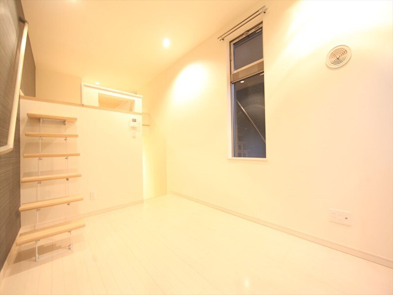 物件内観写真2　(洋室6.2帖　ロフト6帖（収納にも寝室にも使用できます）)