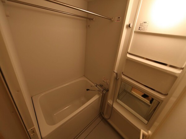 風呂画像(浴室暖房乾燥機付　24時間換気機能付バスルーム)