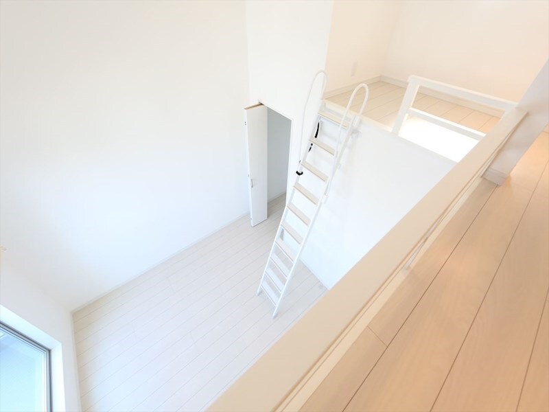 物件内観写真21　(洋室5.5帖　ロフト5.3帖（収納でもお部屋でも使えます）)
