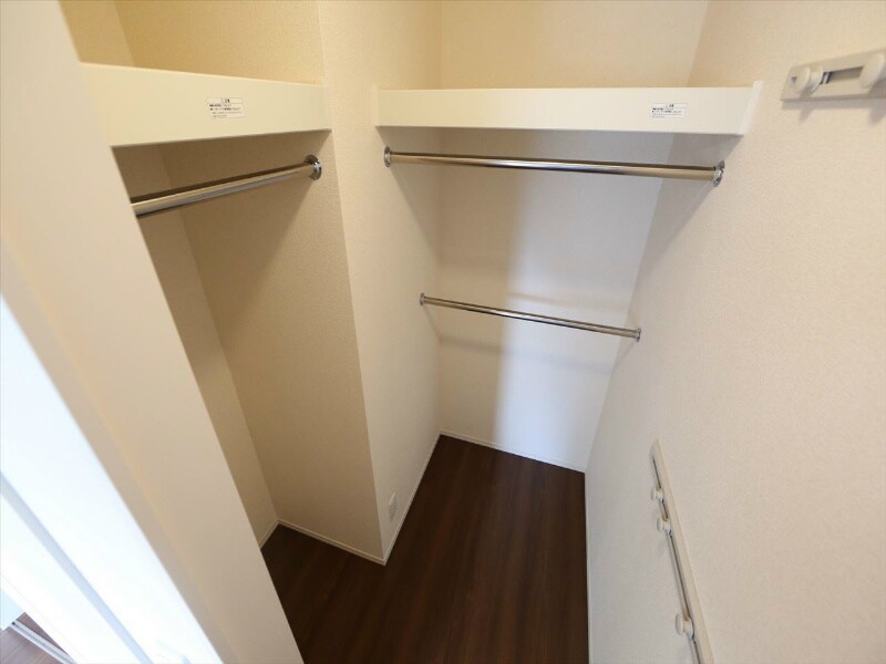 物件内観写真9　(収納　ウォークインクローゼット)