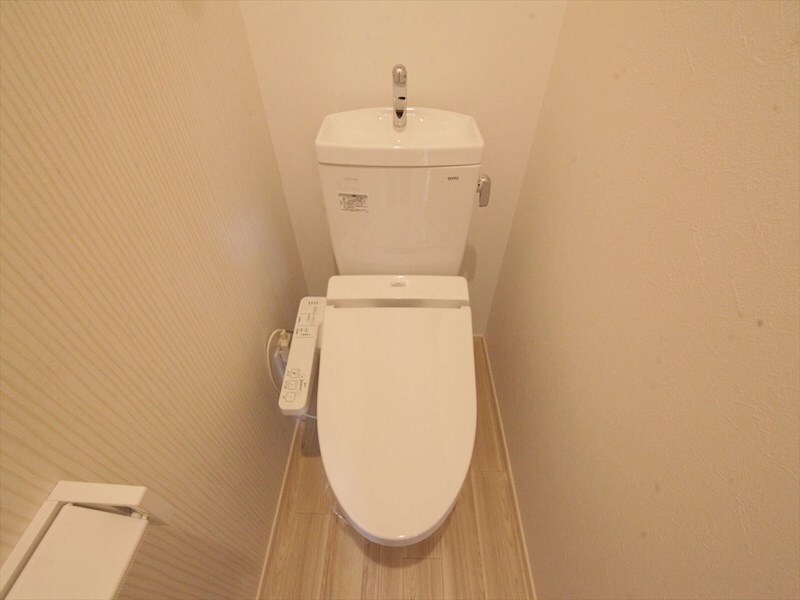 物件内観写真6　(温水洗浄暖房便座付トイレ　イメージ写真)