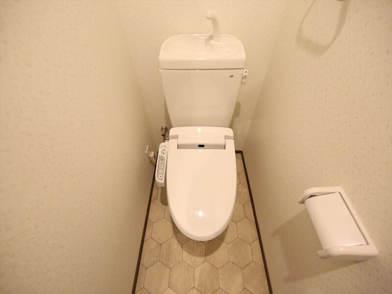 物件内観写真6　(温水洗浄暖房便座付トイレ)