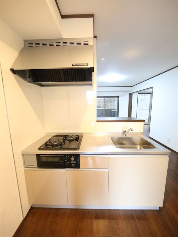 物件内観写真7　(システムキッチン（ガス2口コンログリル付）)