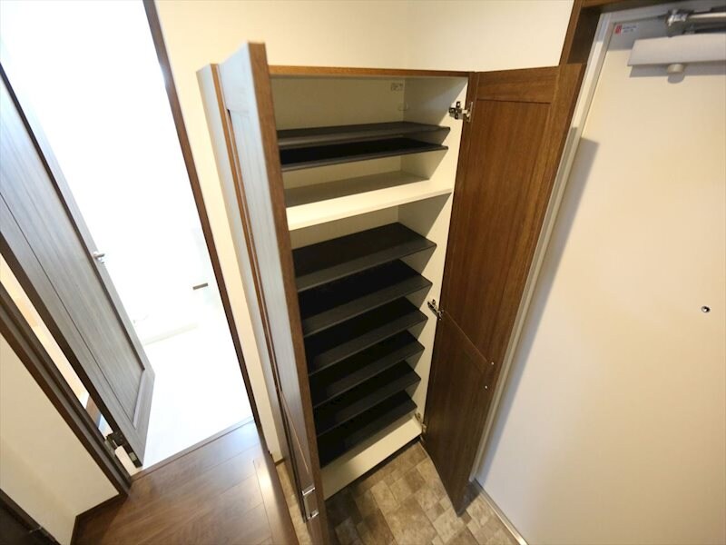 物件内観写真8　(玄関　シューズボックス付)