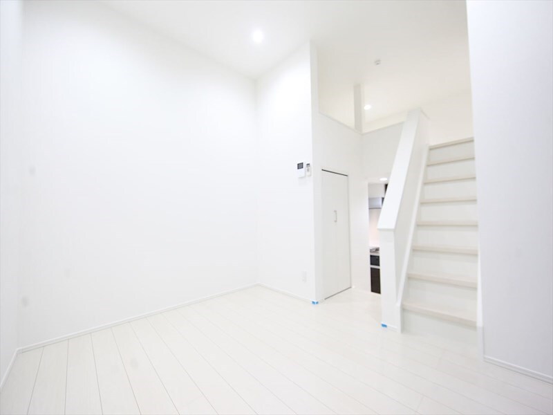 物件内観写真2　(洋室6帖　ロフト5.3帖（収納にも寝室にも使えます）)