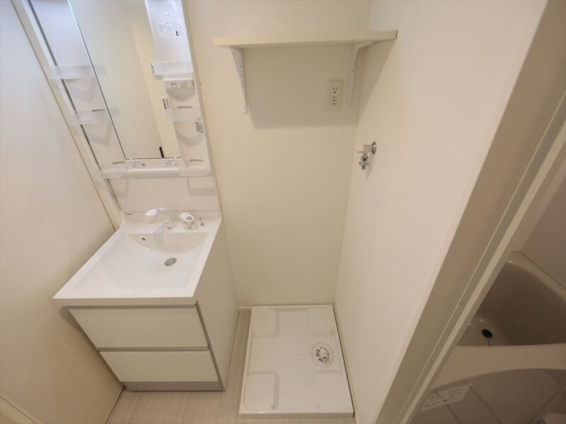 物件内観写真21　(脱衣所　独立洗面化粧台（シャンプードレッサー付）)