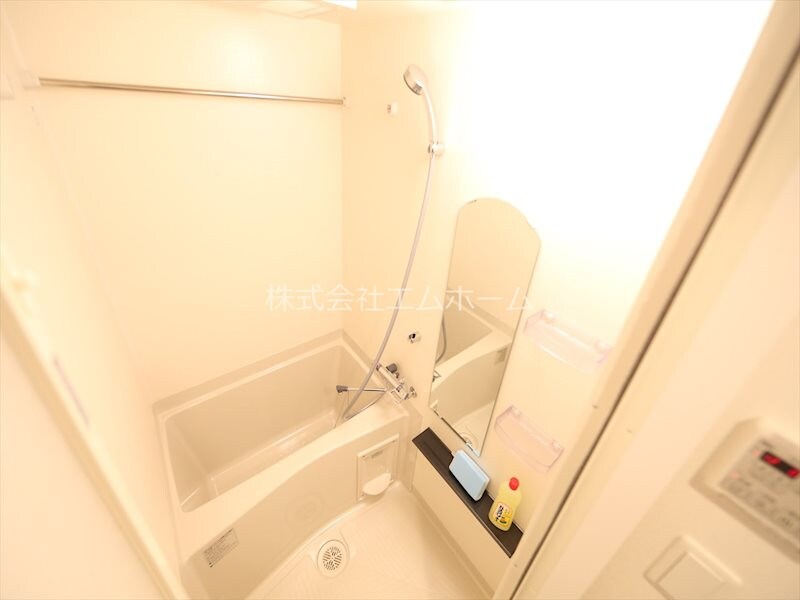 物件内観写真4　(バスルーム　浴室暖房乾燥機付き)