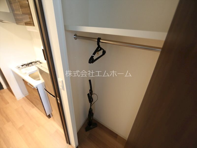 物件内観写真6　(クローゼット（収納充実してます）)