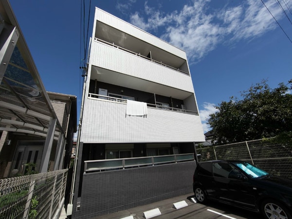 外観(外観　オートロック付　1フロア2部屋（全部屋角部屋）)