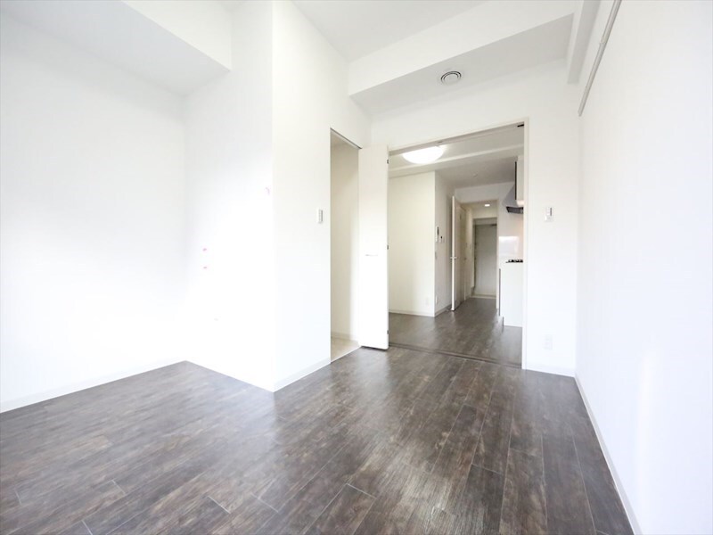 物件内観写真2　(洋室7.4帖　エアコン付)