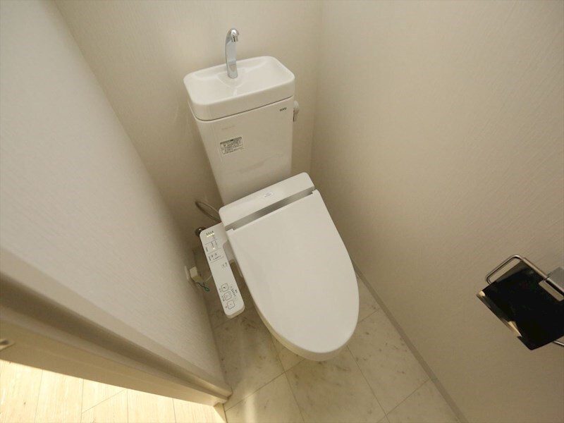 物件内観写真5　(温水洗浄暖房便座付トイレ)