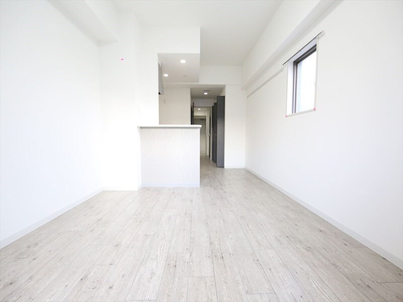 物件内観写真14　(洋室13.7帖　エアコン　クローゼット　カウンターキッチン)