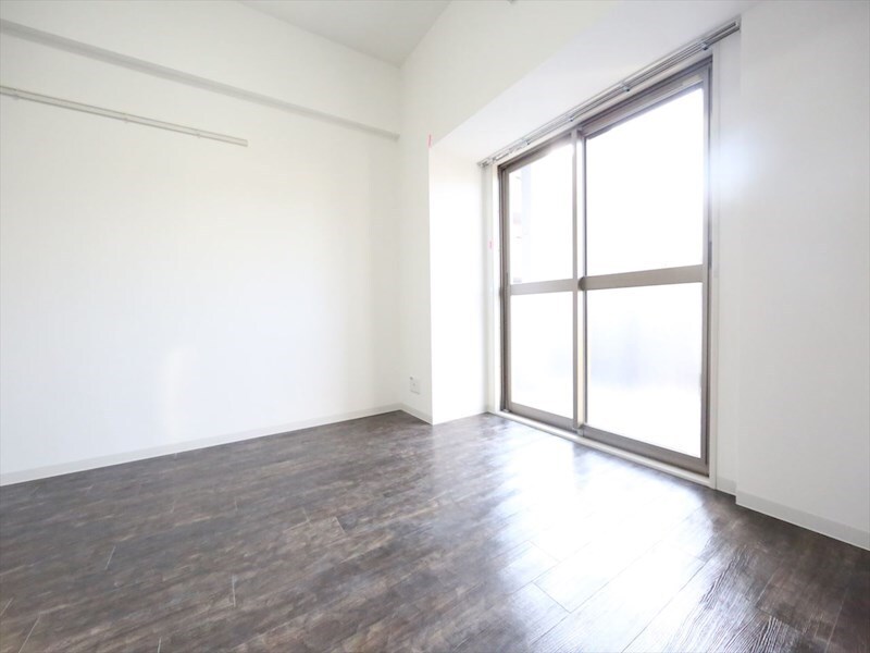 物件内観写真20　(洋室7.4帖　エアコン付)